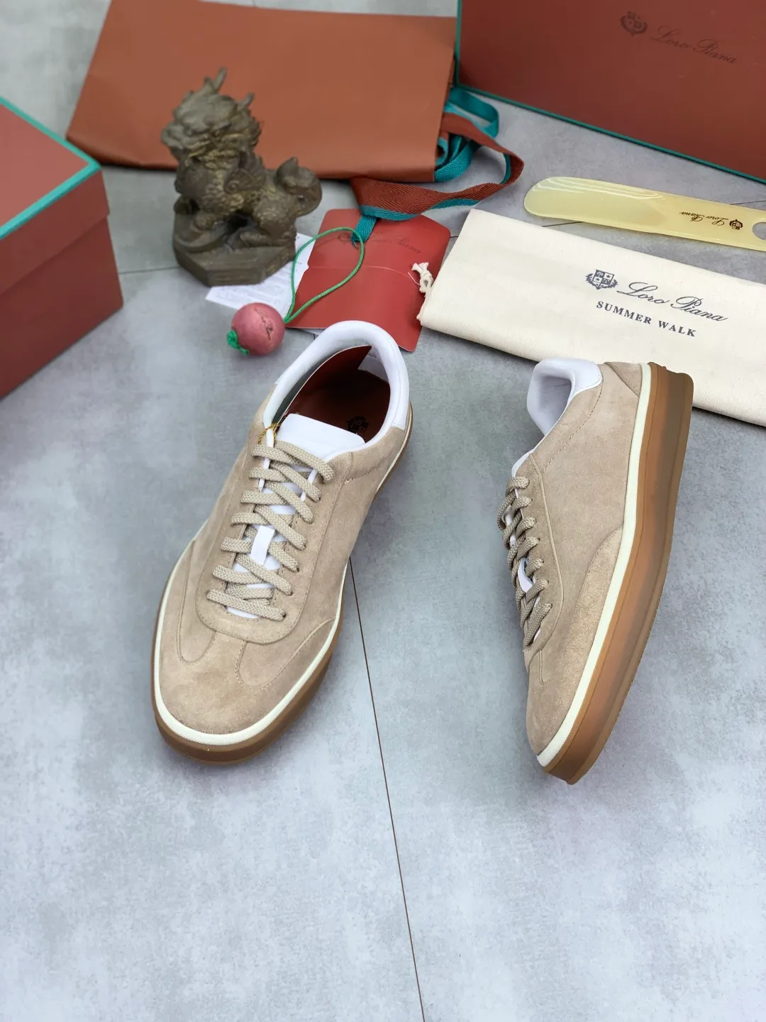 Men's men's shoes 💰P580 New model 💰 The latest casual shoes Loro Piana 💯 Top grade 💯 Buy the original copy 💯 Founded the existing Loro Piana company on April 24, 1924. It is the sixth generation of family operation, providing the best quality products to customers who are discerning about taste and quality. Imported original fly woven fabric with cowhide fabric, plain calfskin lining, hand-stitched thread with cowhide feet, original packaging, high-end outsole, size: 38-45 (customized for 46), 8️⃣ colors available